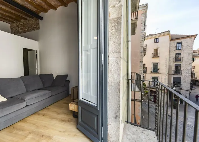 Bravissimo Bali, Beautiful 2 Bedroom Жирона